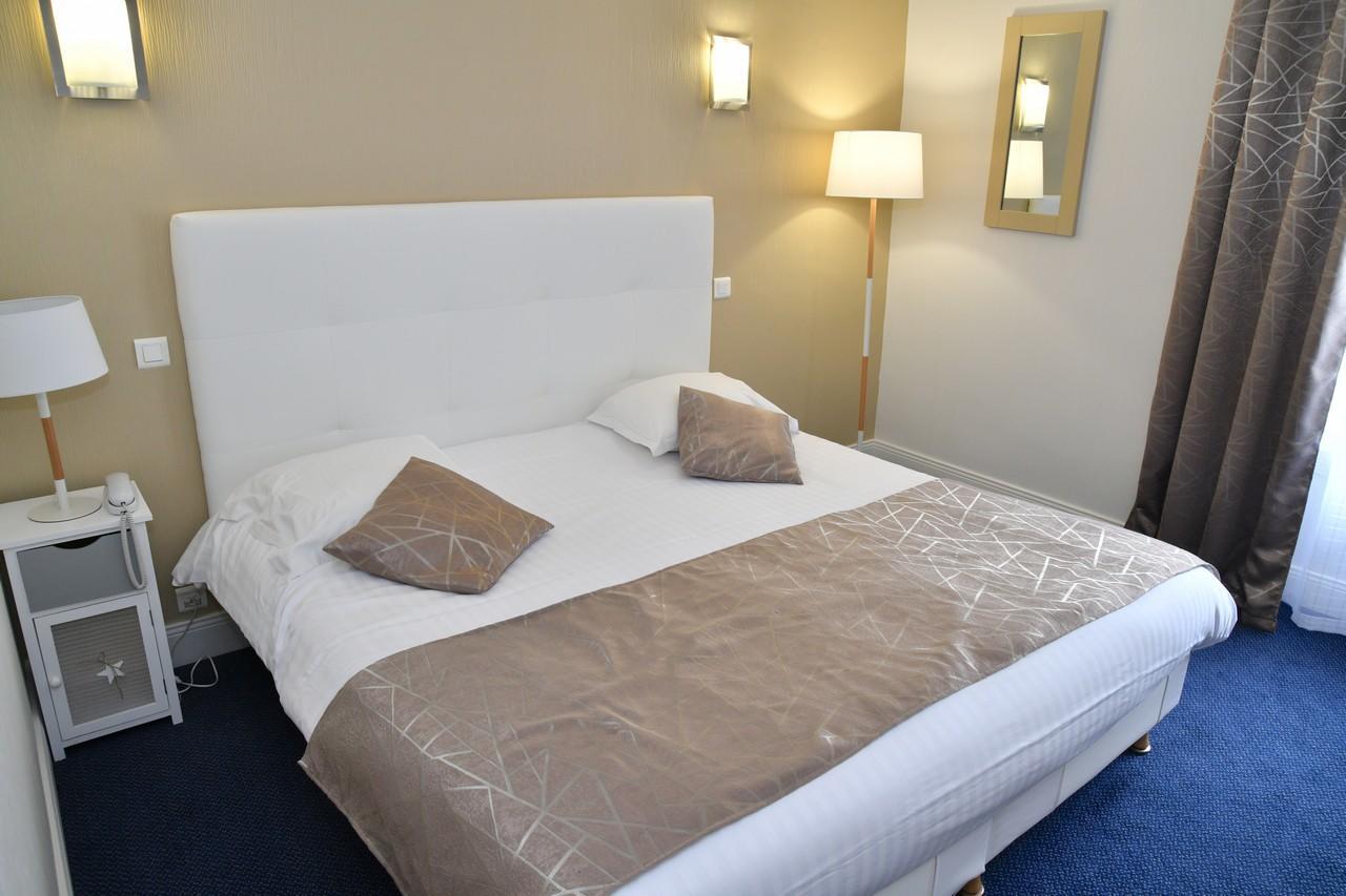 Le Renaissance Hotel Aurillac Exterior foto